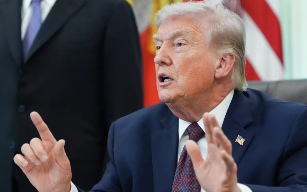 Трамп объявил о паузе в ударах по Ирану