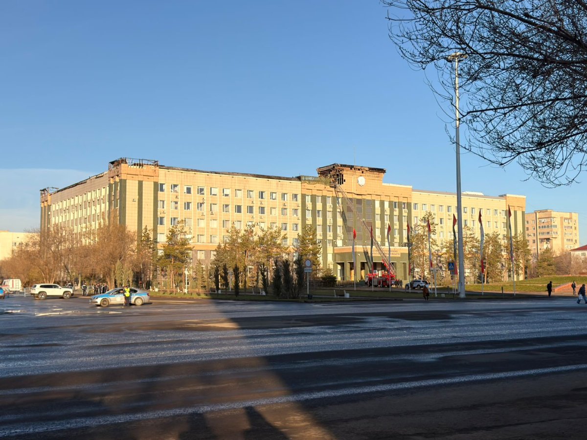 Чиновники перешли на удалённую работу после пожара в Актобе