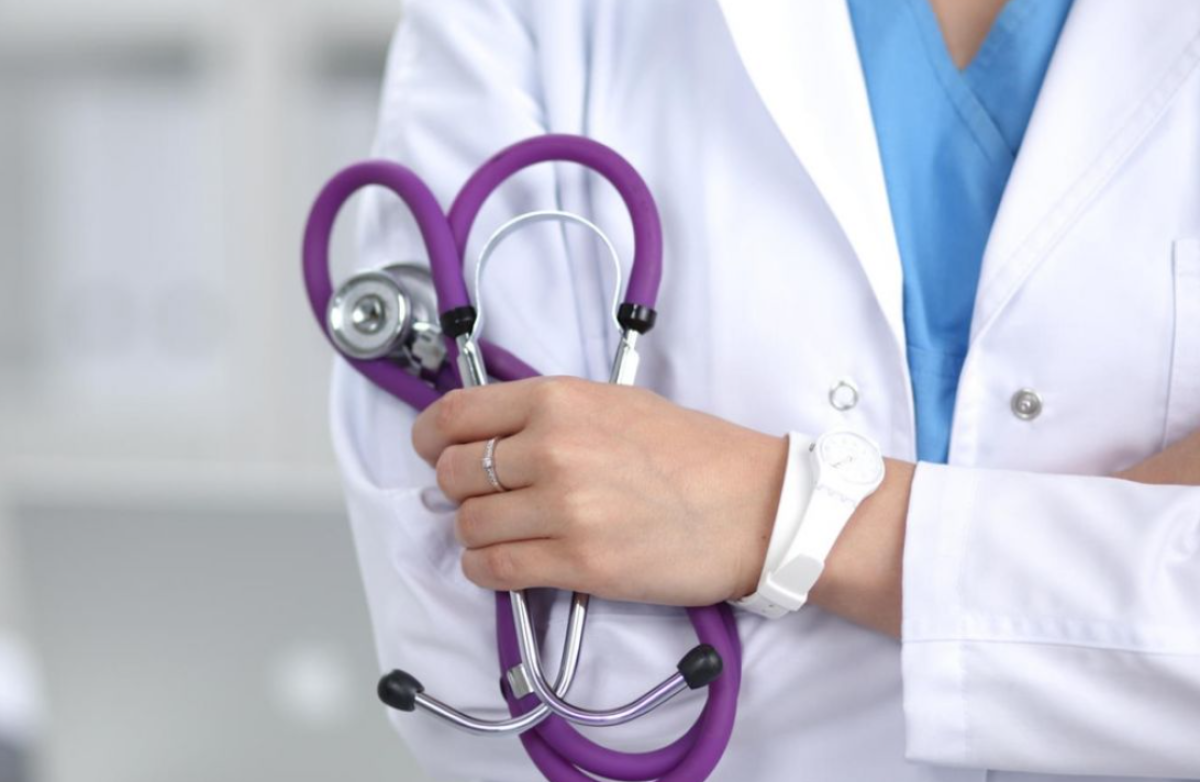 В Казахстане медики устроили застолье на работе