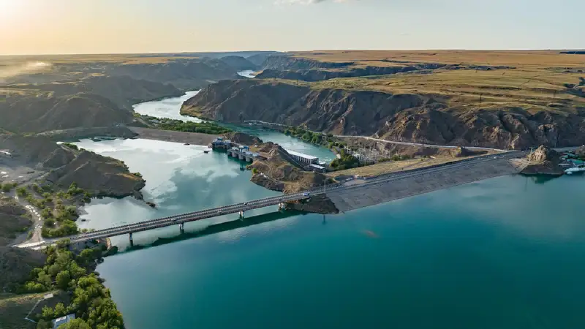 Земли в Капшагае прибрали к рукам олигархи и родственники чиновников — депутат