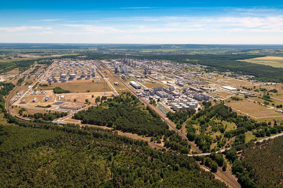 Завод в Германии пострадает от прекращения поставок нефти из Казахстана