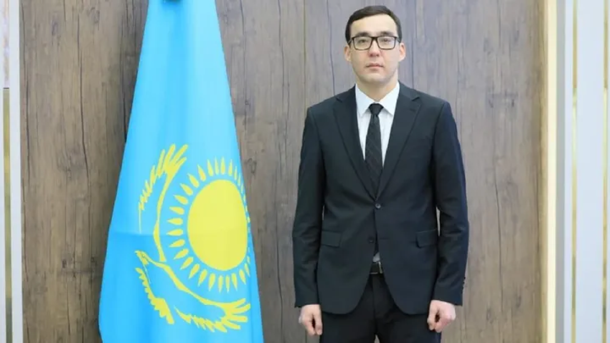 Обогатил родню и земляков: чиновнику акимата запросили семь лет за махинации с госжильем