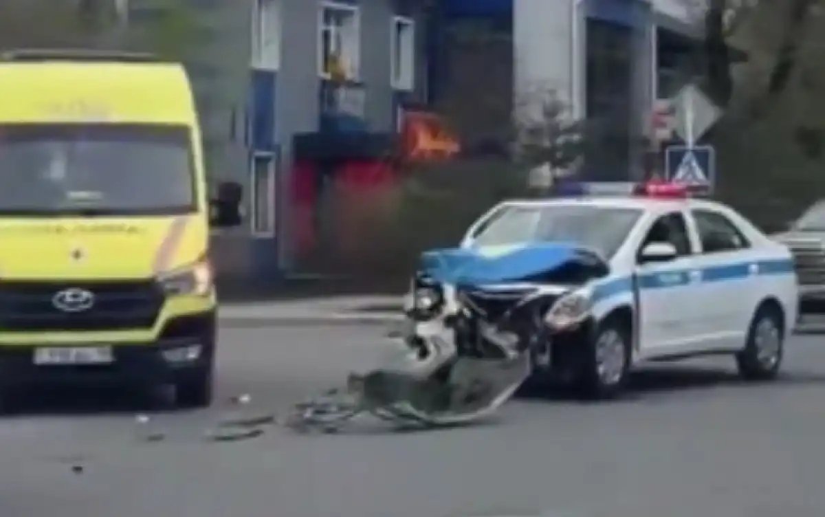 ДТП с участием полиции в Костанае: служебный автомобиль не уцелел