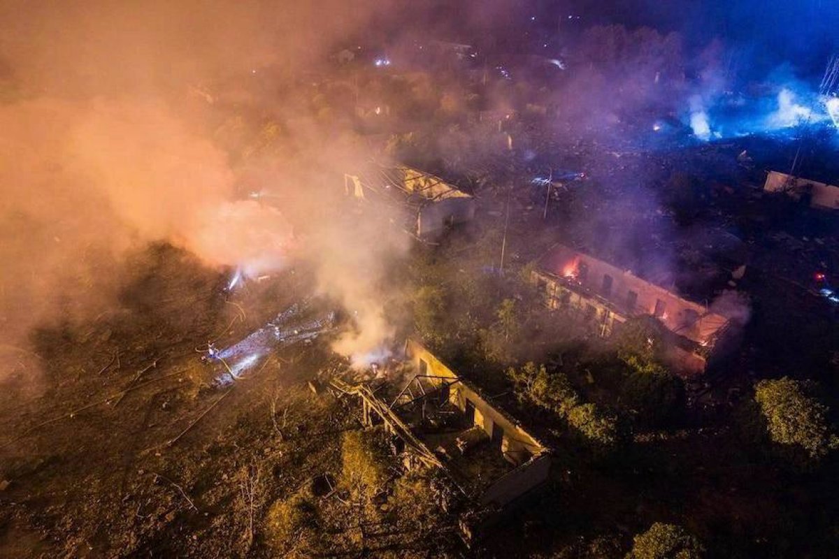 Взрыв на заводе фейерверков в Китае унес жизни 26 человек