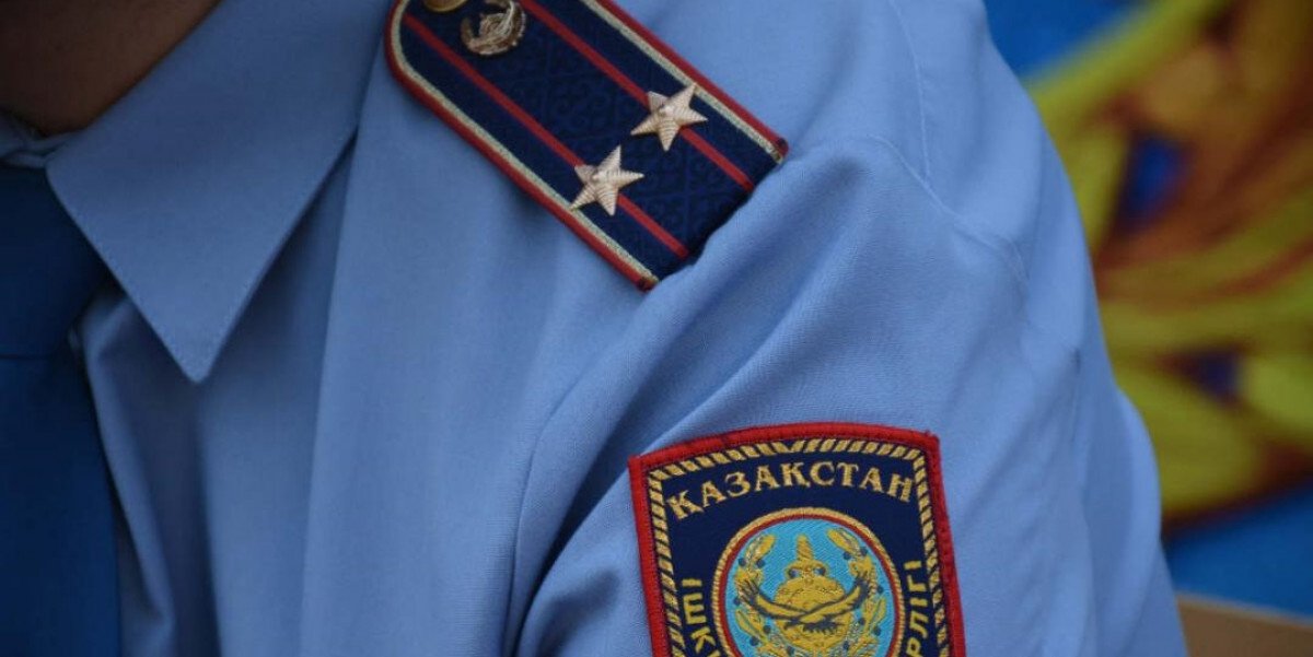 Полицейского задержали по подозрению в изнасиловании в Уральске