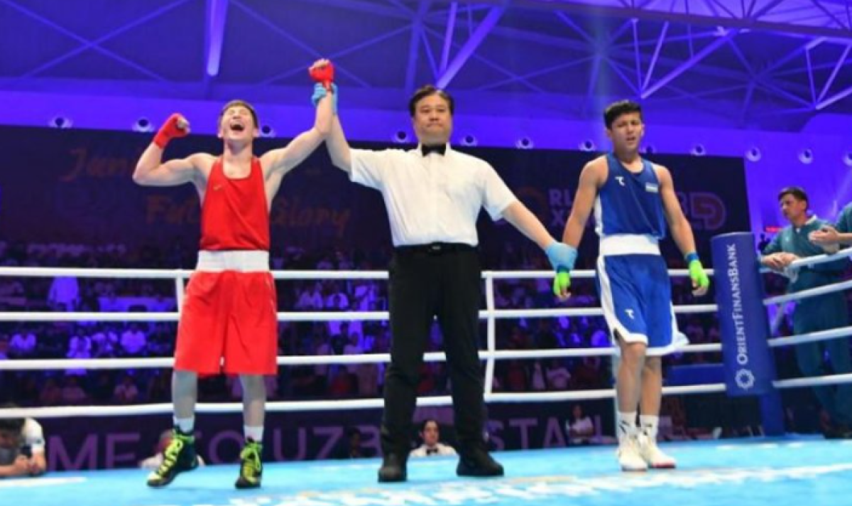 Казахстанец выиграл золото чемпионата Азии по боксу