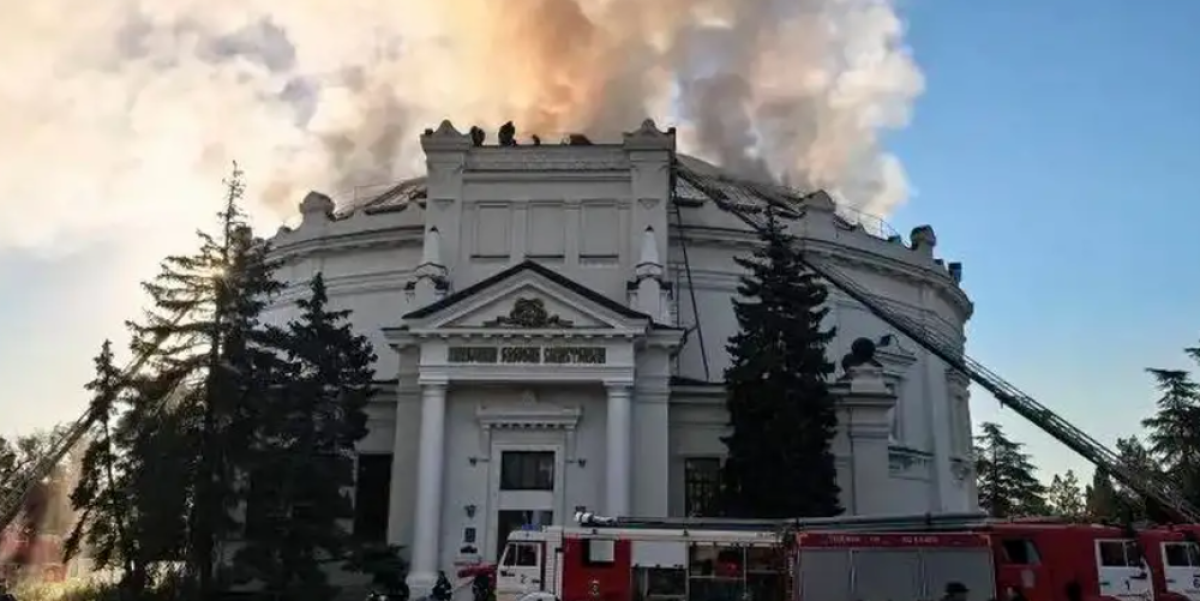 В Крыму после ночной атаки вспыхнула Таврическая ТЭС