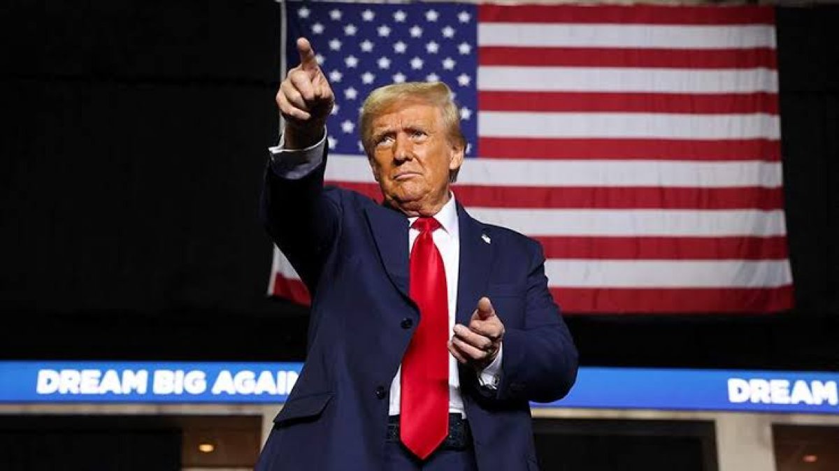 Трамп заявил об угрозе американской идентичности