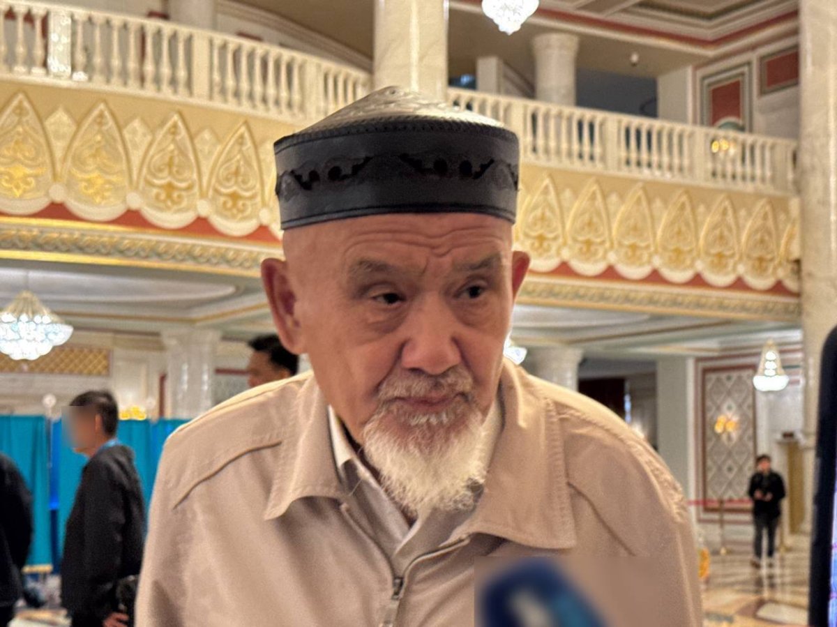 «Нам уже за 70, остается только верить молодым»: милая пара пенсионеров проголосовала на выборах