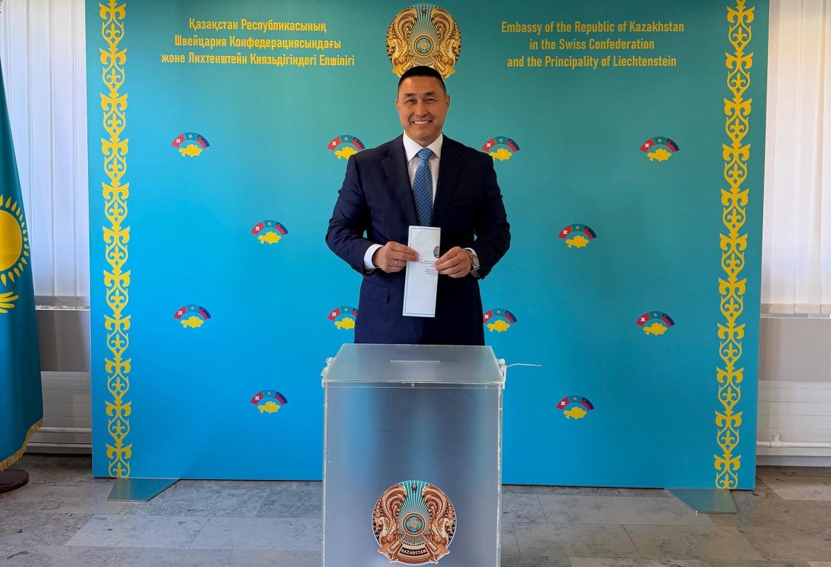 Алмаз Альсенов проголосовал на выборах в Курултай