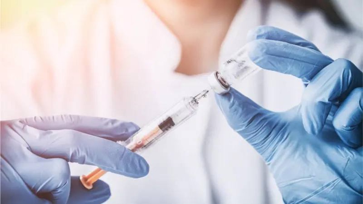 Казахстан начнёт бесплатную вакцинацию от гриппа: кто получит прививку