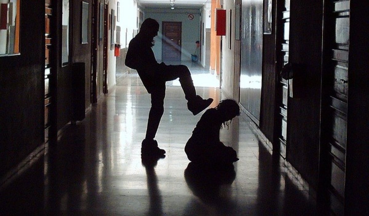 Девочку жестоко избили сверстницы в Актау: видео попало в Сеть