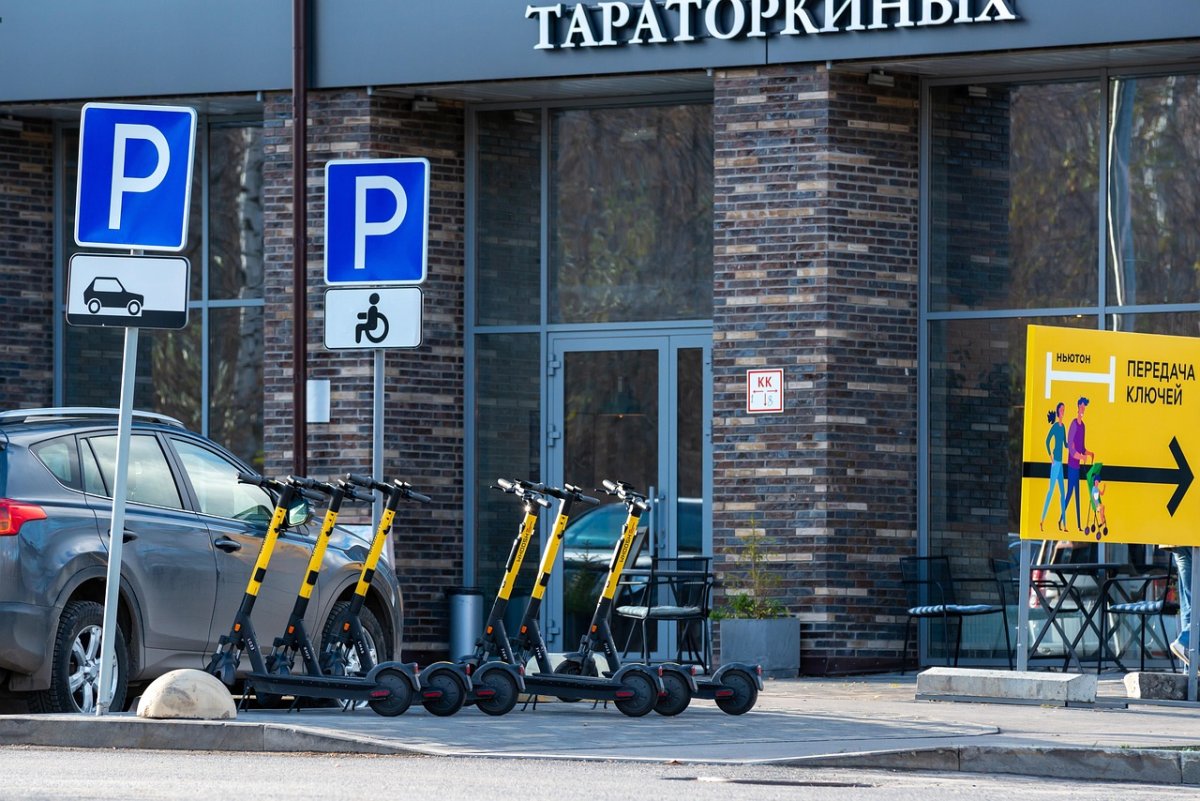 44-летний мужчина погиб после падения с электросамоката в Алматы