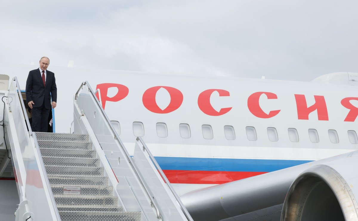 Путин прилетел на саммит ШОС в Кыргызстане