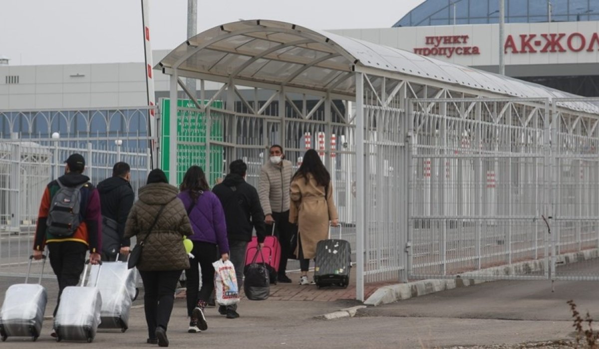 Россиянам при въезде в Казахстан потребуется платное электронное разрешение