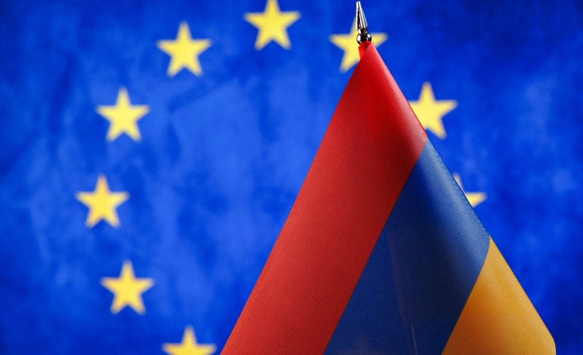 Армению призвали сделать окончательный выбор между ЕАЭС и Евросоюзом
