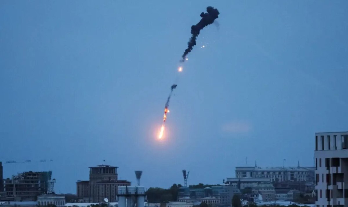 Киев заявил о небезопасности полетов над территорией России