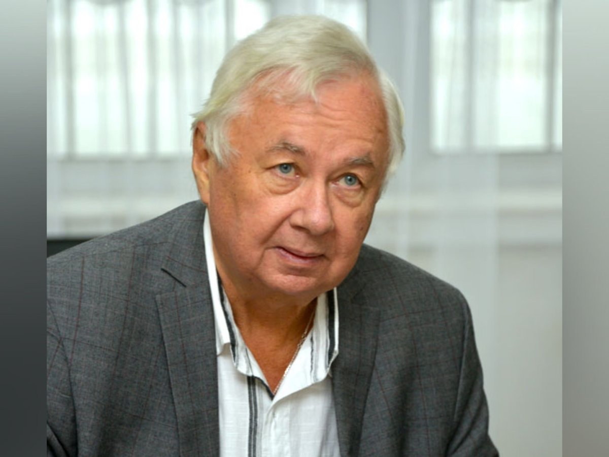 Токаев наградил Народного писателя Казахстана орденом «Барыс» I степени