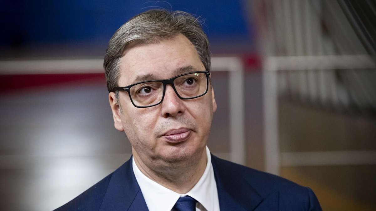 Вучич распустил парламент Сербии после почти двух лет протестов
