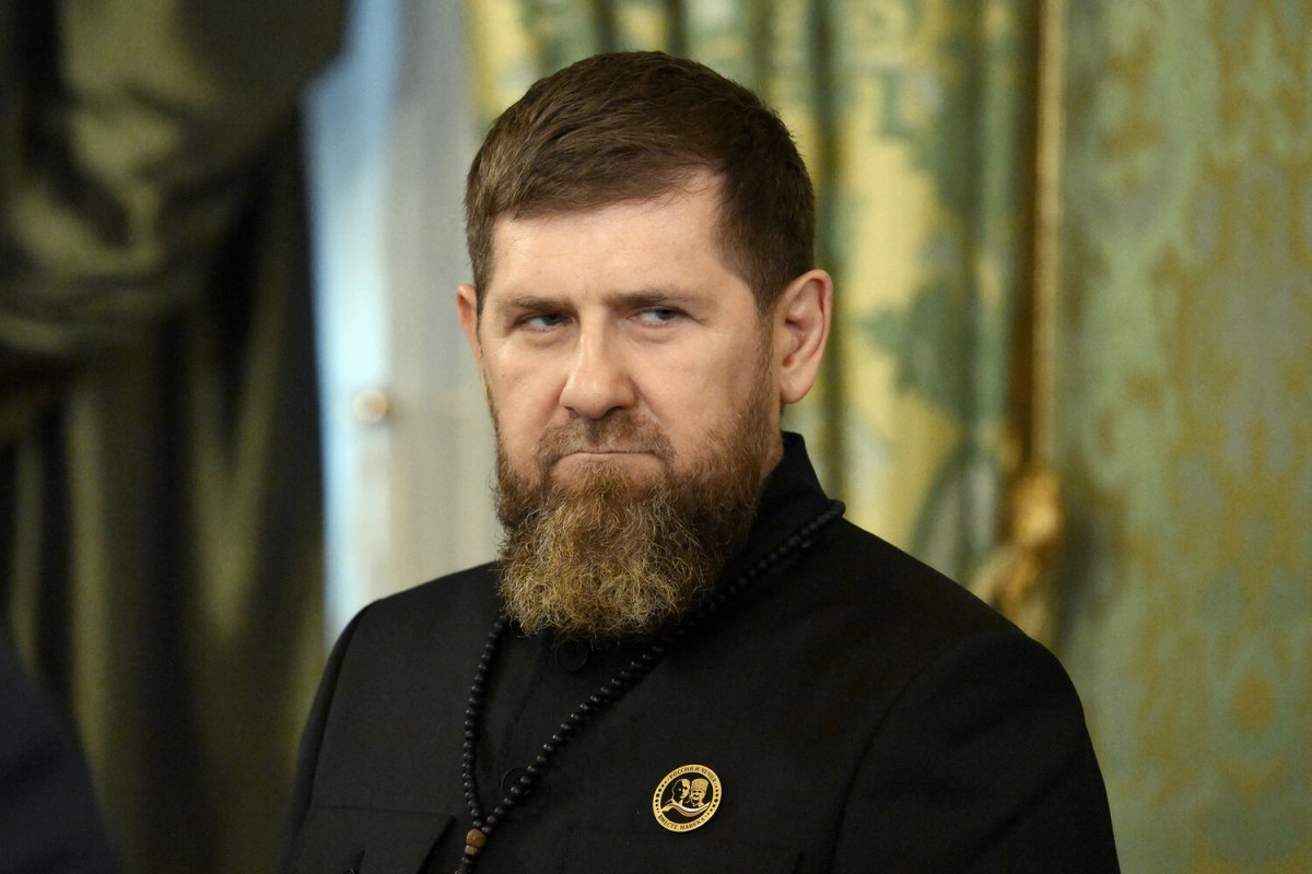 Кадыров призвал чеченцев укоротить бороды и отказаться от паранджи