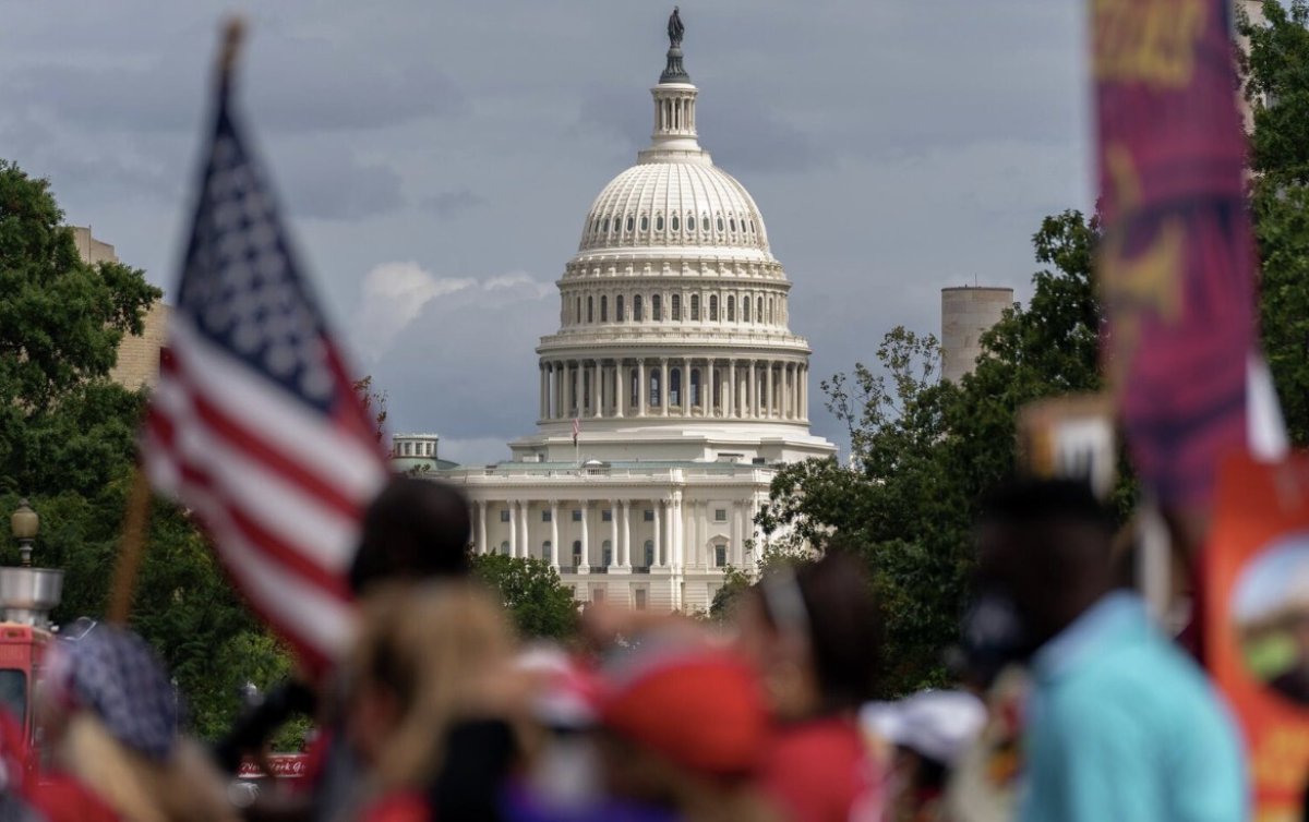 США тайно выслали тысячи мигрантов в третьи страны: среди них были граждане Центральной Азии
