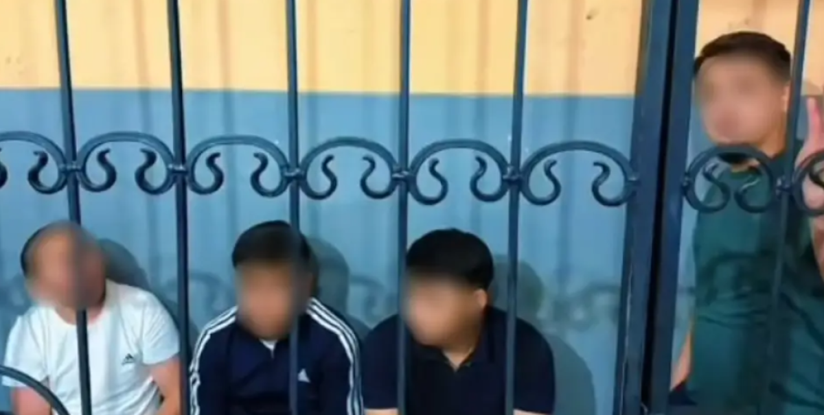 Блогеров отправили под арест после эфира в TikTok в Шымкенте