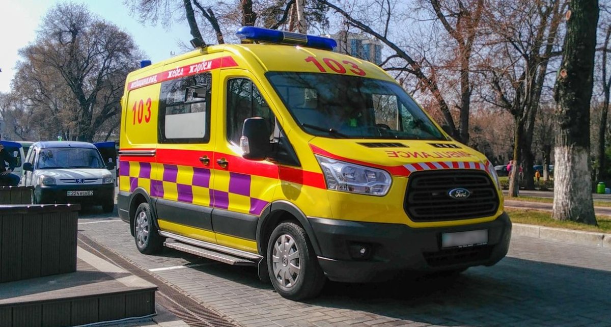 Давка в школьном гардеробе в Астане закончилась вызовом скорой помощи