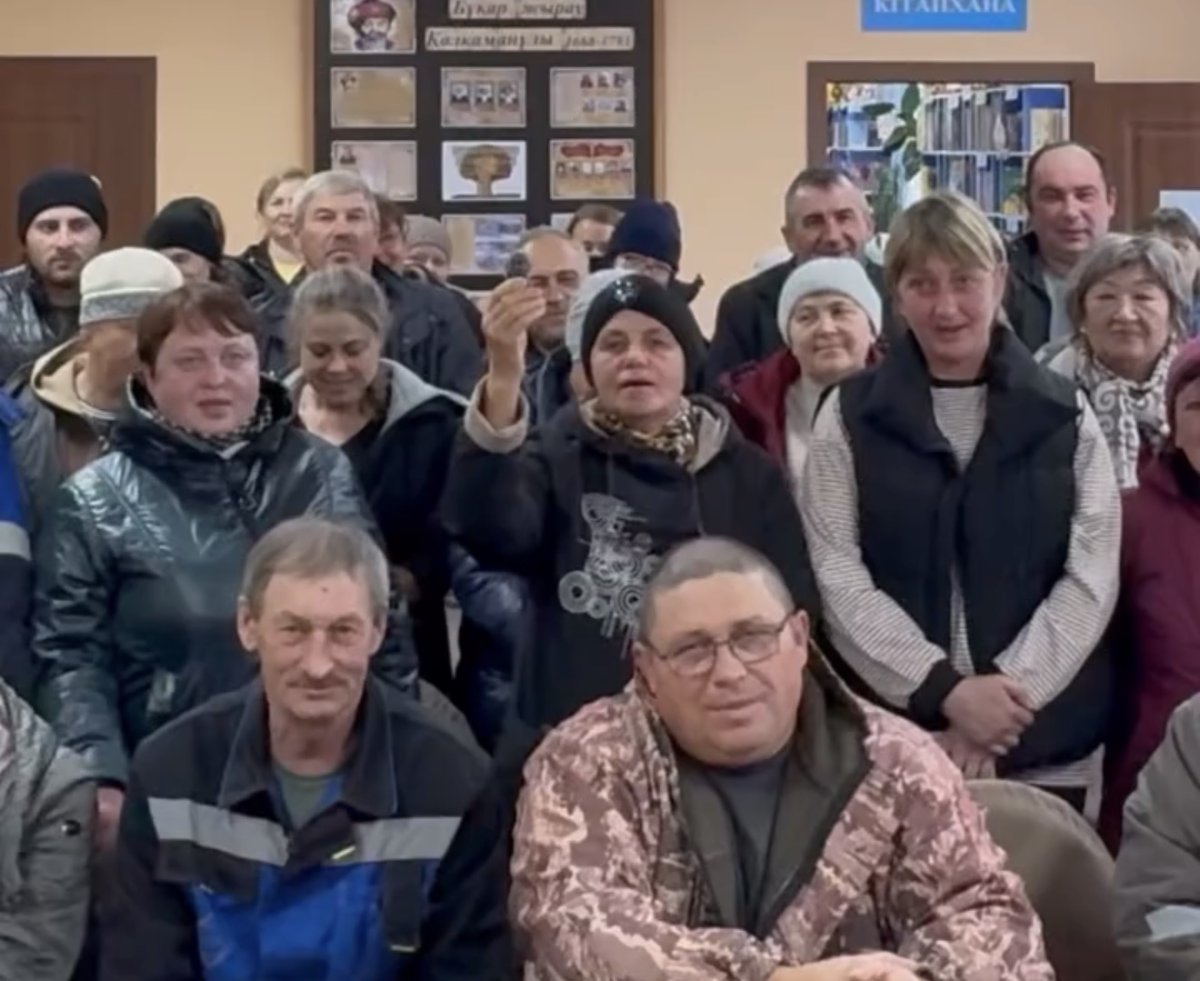 Работники крупного агропредприятия в Караганде пожаловались на долги по зарплате