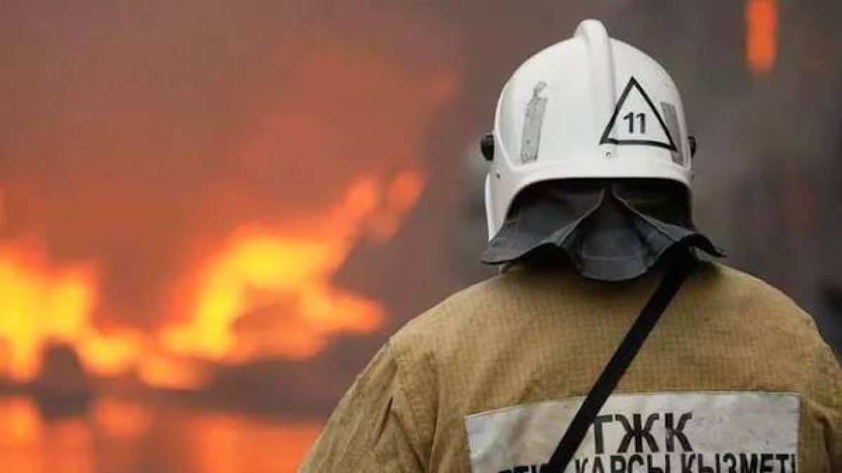 Пожар вспыхнул в студенческом общежитии Усть-Каменогорска