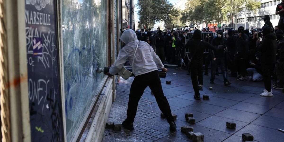 Во Франции вспыхнули протесты против дороговизны