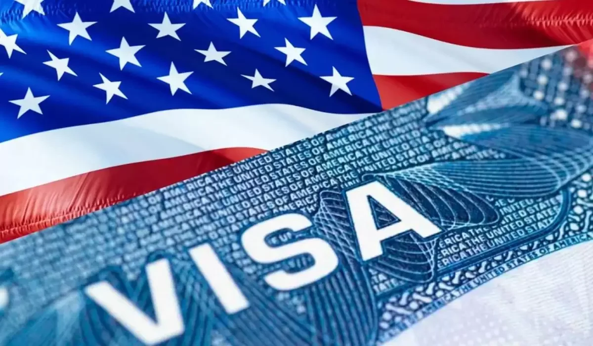 Иностранцы в США массово лишаются виз