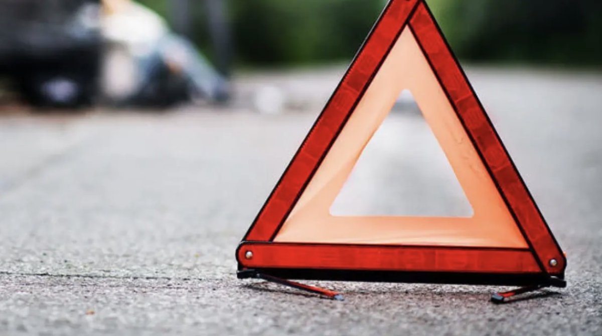 В Акмолинской области автомобиль насмерть сбил дорожного рабочего