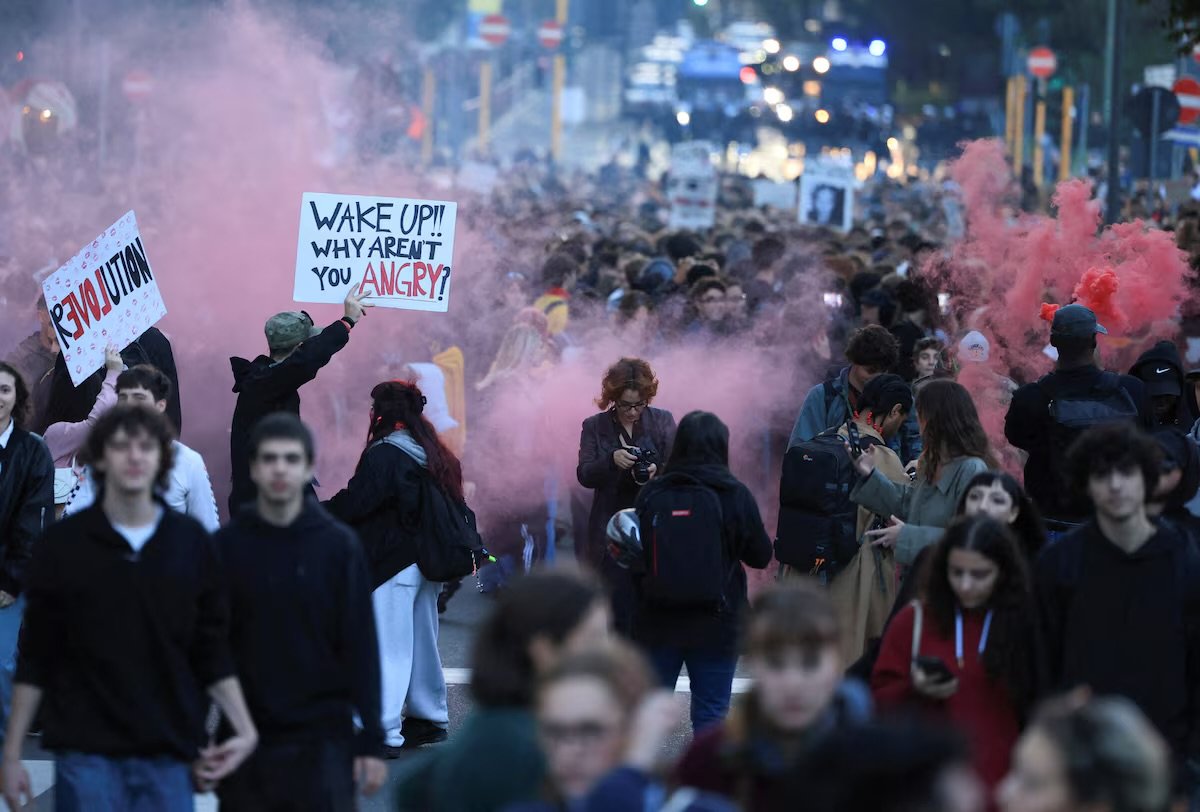 Италию охватила новая волна протестов: задержаны почти 400 человек