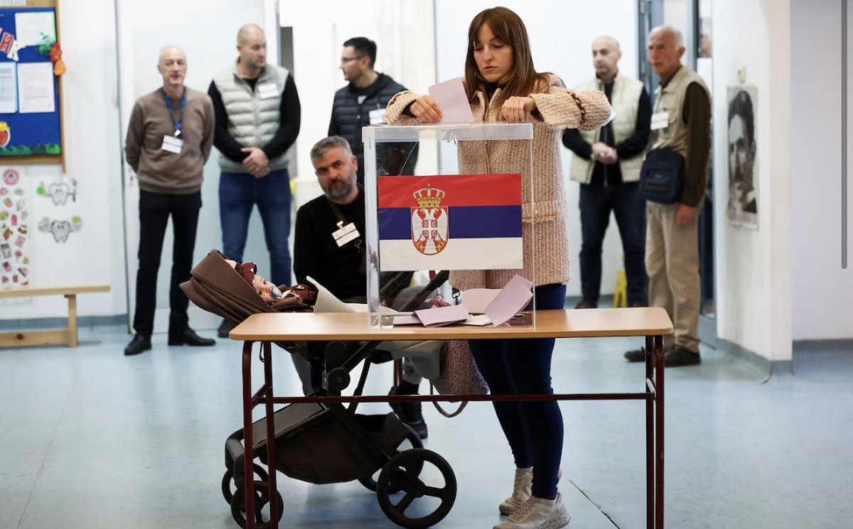Сможет ли Вучич сохранить власть? Сербия выбирает парламент после протестов