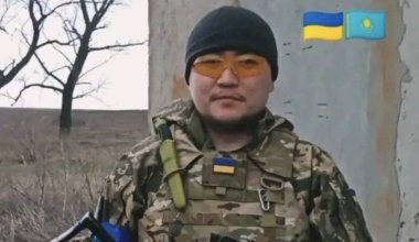 Что известно о казахстанце, который воюет за Украину
