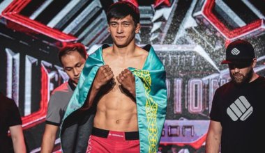 Казахстанский кандидат в UFC "задушил" непобедимого бразильца
