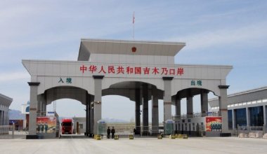 Предназначенные для Павлодара автобусы застряли на границе с Китаем