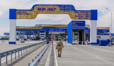 30 автобусов для Павлодара застряли на границе с Китаем