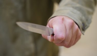 Директор школы с ножом напал на жену и ребенка в Актюбинской области: дело передали в суд