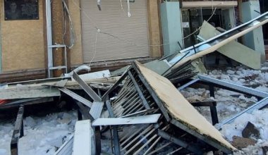 Балкон жилого дома рухнул в Шымкенте (видео)