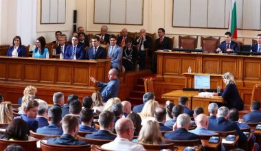 Парламент Болгарии распустили в четвертый раз за два года