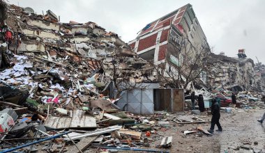 Число жертв землетрясений в Турции и Сирии превысило 7 тыс человек