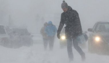 В 12 регионах Казахстана объявили штормовое предупреждение