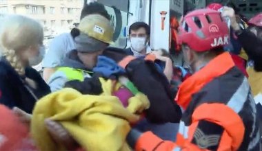 На 10-е сутки после землетрясения в Турции спасли женщину и двух ее детей