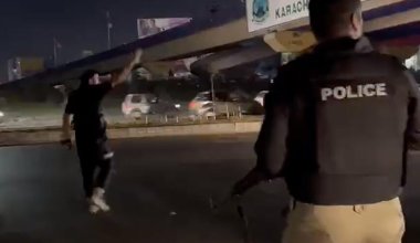 В здание полиции в Пакистане ворвались вооружённые люди