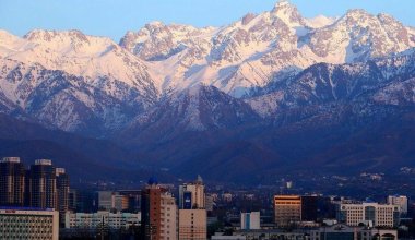 Жители Алматы предложили Досаеву избавиться от многоэтажек