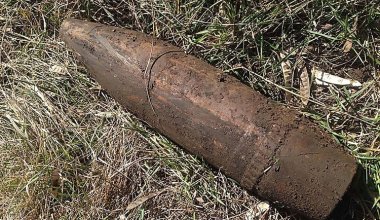 В заброшенном бункере Алматы нашли артиллерийский снаряд