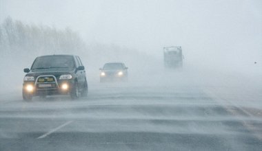 В трех областях Казахстана закрыли дороги для транспорта