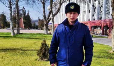 Двух казахстанских полицейских наградили орденами "Айбын"