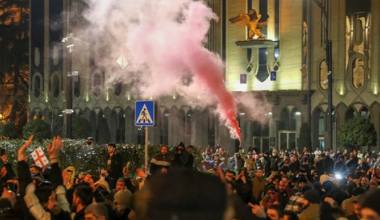 Массовые протесты устроили тысячи жителей Грузии из-за закона об "иноагентах"